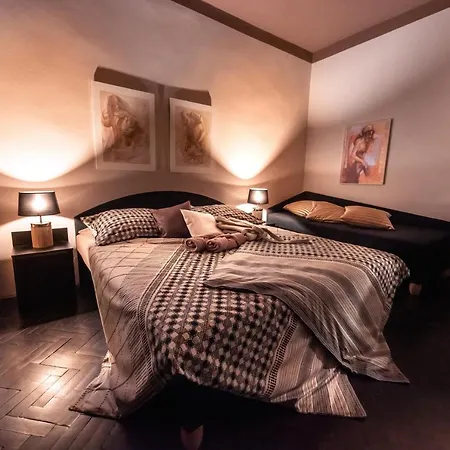 Komtesa Apartment *