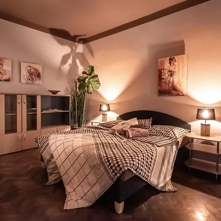 Komtesa Apartment *